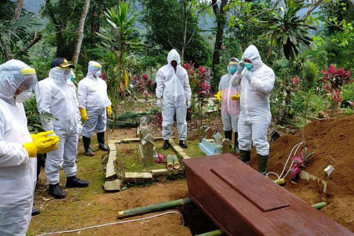 Biar Kapok! Pelanggar PSBB di Sidoarjo Wajib Bantu Pemakaman COVID-19