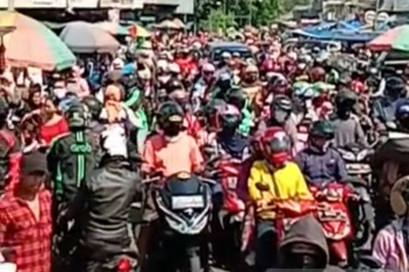Pasar Anyar Bogor Ramai, Walikota Bima Arya Bubarkan Massa