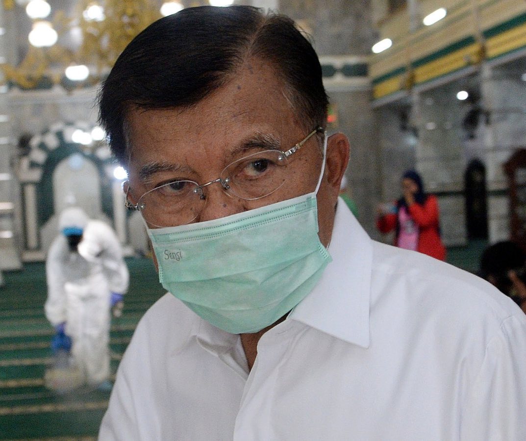 Jokowi Ajak Masyarakat Berdamai dengan Corona, JK: Kalo Virusnya Nggak Mau?
