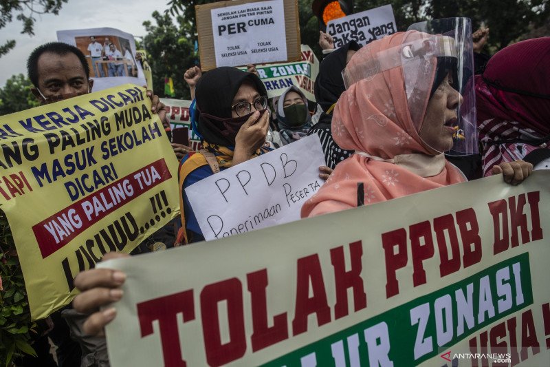 Wali Murid Protes Syarat Usia untuk Seleksi PPDB DKI Jakarta