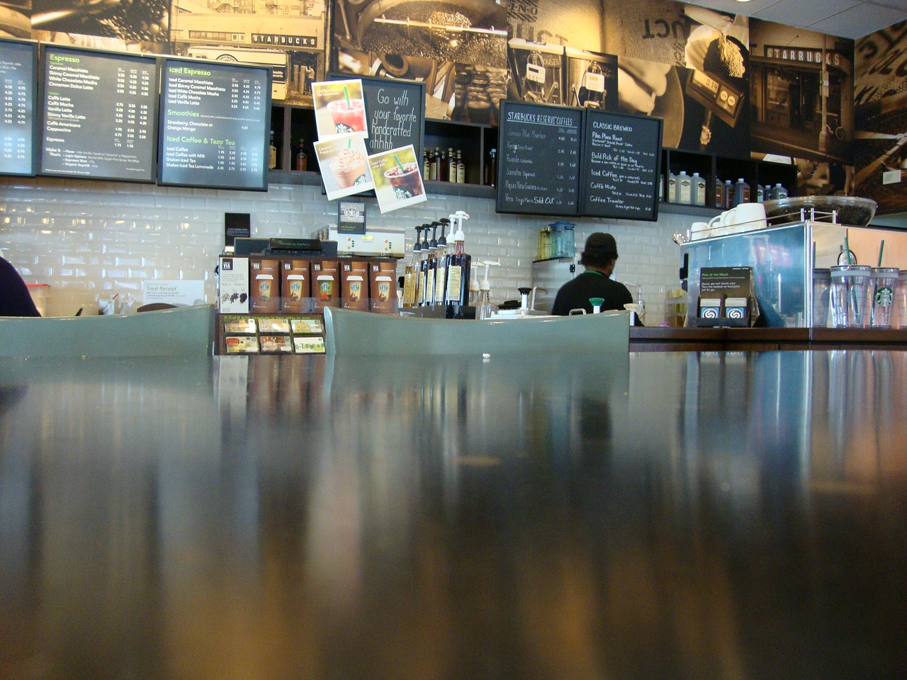 Pegawai Starbucks yang Intip Payudara Pelanggan Lewat CCTV Dipecat!