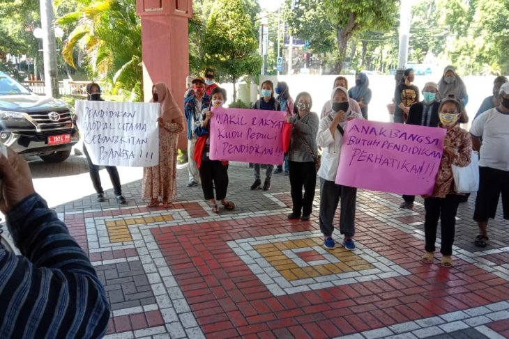 Wali Murid di Surabaya Protes, Tolak PPDB Jalur Zonasi 