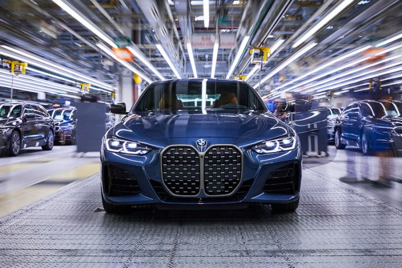  BMW Seri 4 Coupe Mulai Diproduksi, Apa Saja Keunggulannya?