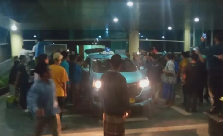 Tolak Pemakaman SOP, Warga Jemput Jenazah Pasien COVID-19 di Mataram