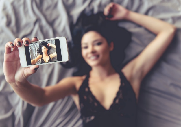 1594821378-phone-sex3.jpg