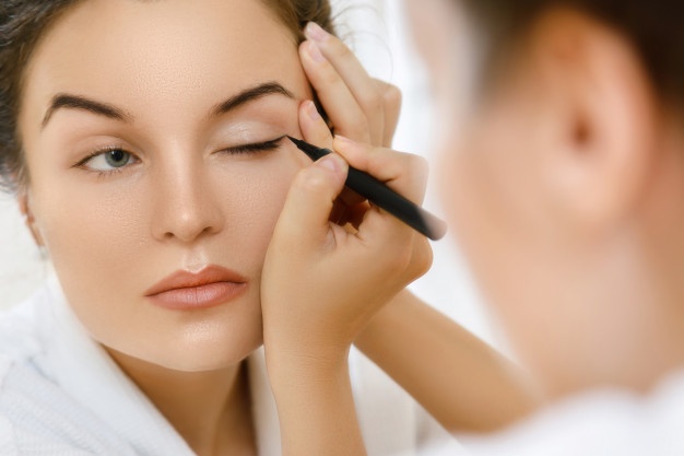 Mengenal Jenis-jenis Eyeliner, Mana yang Cocok Untukmu?  