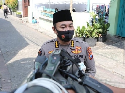 Usut Kasus 'Fetish Kain Jarik', Polisi Geledah Kos Gilang di Surabaya