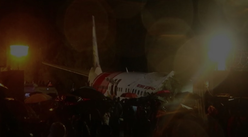 Pesawat Air India Express Tergelincir, 17 Orang Tewas