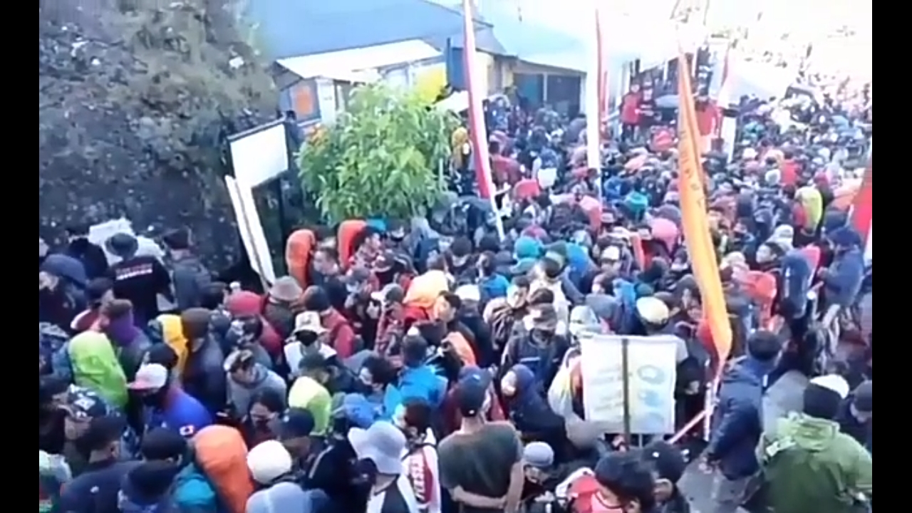 Meski Pandemi COVID-19, Ribuan Pendaki Serbu Pendakian Gunung Lawu