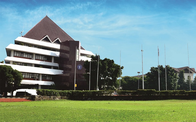 Kalahkan UI & UGM, IPB Jadi Perguruan Tinggi Terbaik di Indonesia 2020