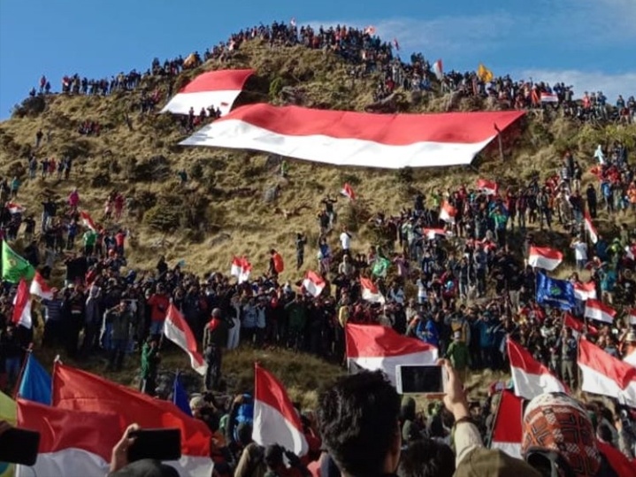 Rayakan HUT RI, 15 Ribu Lebih Pendaki Tercatat Naik Gunung Bawakaraeng