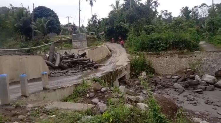 Banjir Lahar Dingin Landa 2 Desa di Kawasan Gunung Sinabung