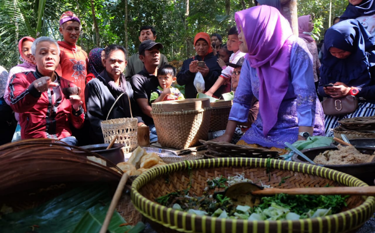 6 Bulan Tutup, Pasar Tradisi Lembah Merapi Bukit Gununggono Kembali Buka