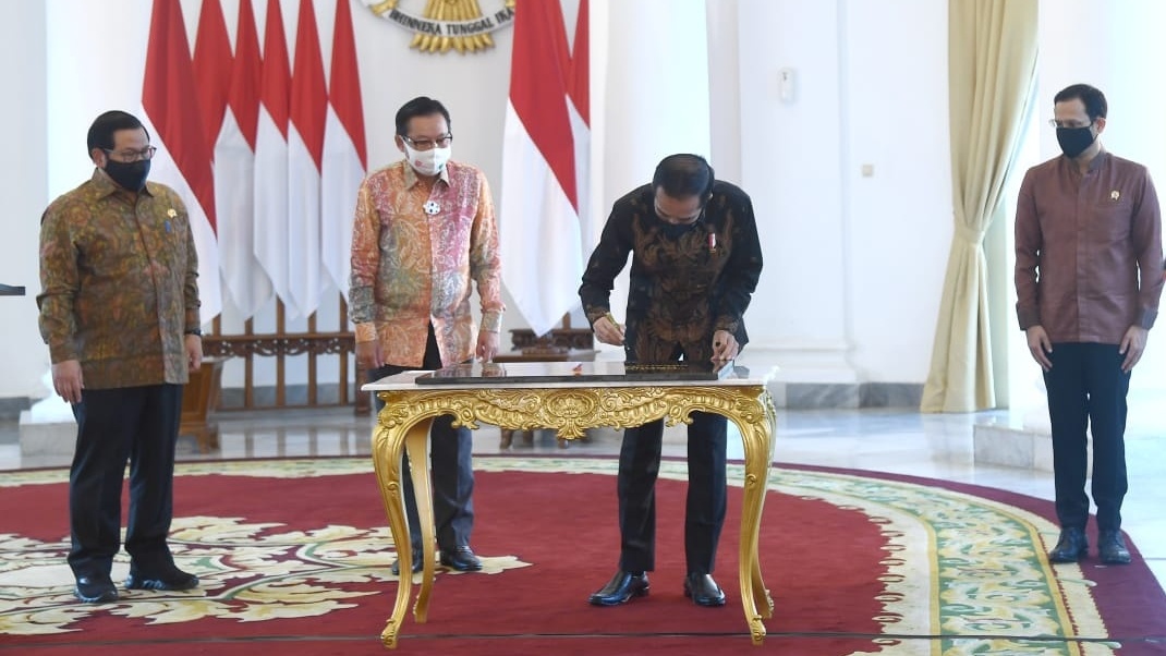 Presiden Jokowi Minta Mahasiswa Magang di Industri Minimal Satu Semester