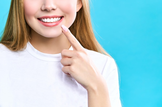 Simak 3 Cara Memutihkan Gigi Secara Alami 