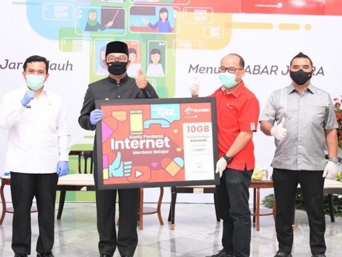 Terima 'Paket Merdeka Belajar' Telkomsel, Ridwan Kamil: Jangan Dihabiskan Main Game