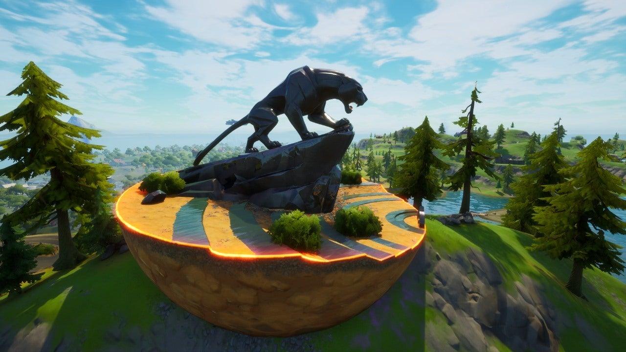 Gamer Fortnite Ziarah ke Patung Black Panther Beri Penghormatan 