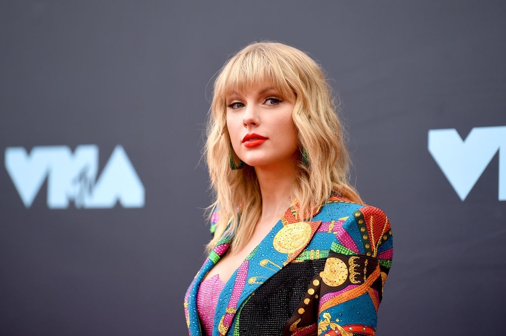 Rekor! Album 'Folklore' Taylor Swift Puncaki Tangga Lagu Billboard 200 Selama 6 Minggu 