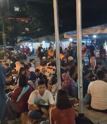 Duh, Warga Abaikan Protokol Kesehatan di Angkringan Kopi Jos Yogyakarta 