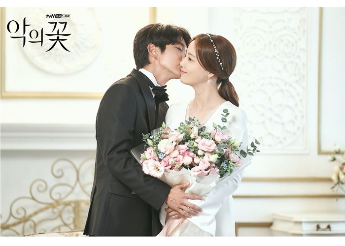 Tamat Happy Ending, 'Flower of Evil' Cetak Rating Tertinggi | Urbanasia.com