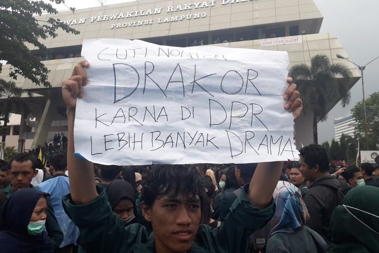 Ribuan Anggota BEM SI Jatim Bakal Ikut Aksi Tolak Omnibus Law di Surabaya Hari Ini
