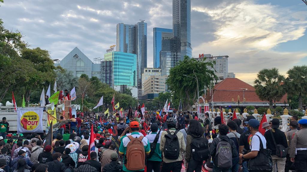 Demo Tolak Omnibus Law di Kota Surabaya Berlanjut Besok