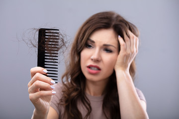 5 Tips Agar Rambut Tidak Mudah Rontok