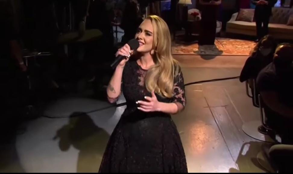 Debut Jadi Host SNL, Adele Singgung soal Album Baru
