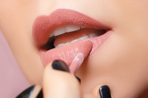 4 Cara Pakai Lipmatte untuk Bibir Kering Biar Nggak Pecah-pecah