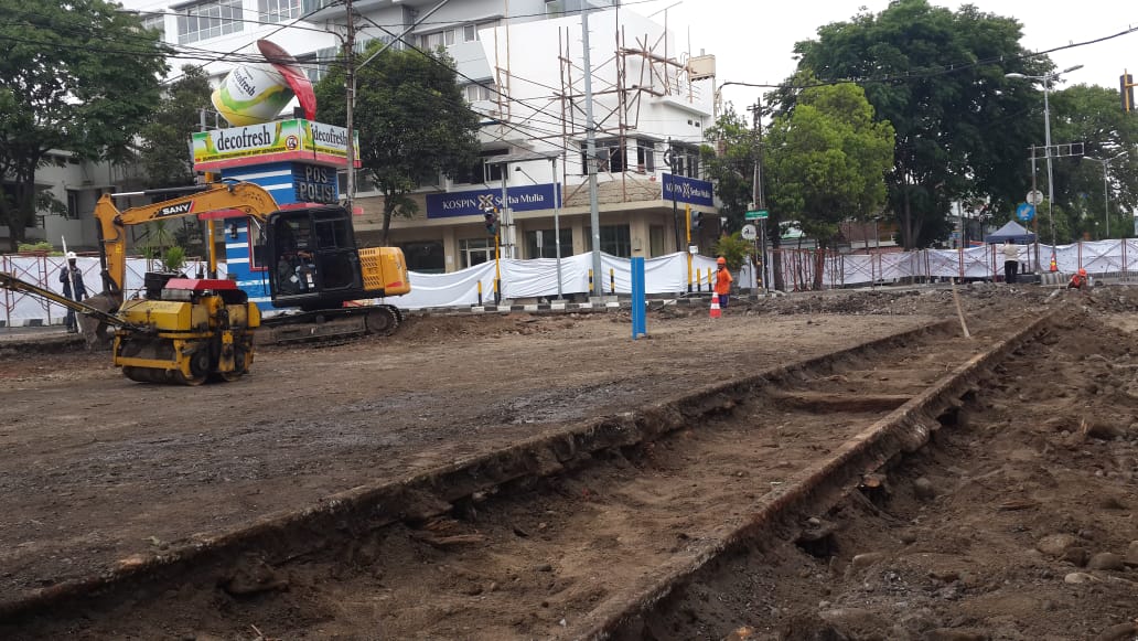 Rel Trem Kuno Ditemukan Pekerja Proyek Kayutangan Heritage Kota Malang