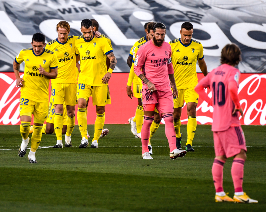 Real Madrid Jangan Lagi Pakai Jersey Pink Deh, Bawa Sial!