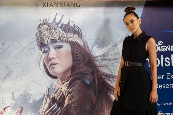 Luna Maya Mengaku Kesulitan Jadi Dubber Xianniang di Live Action 'Mulan' 