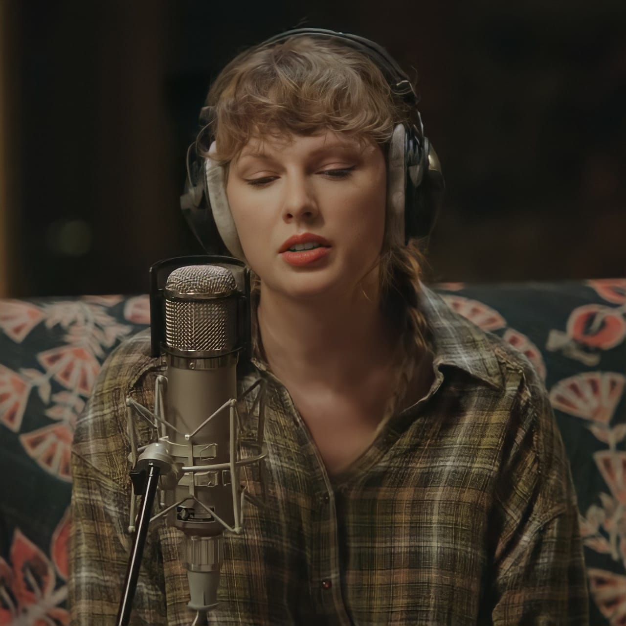 Taylor Swift Rilis Studio Session 'Folklore' di Disney Plus Hari Ini