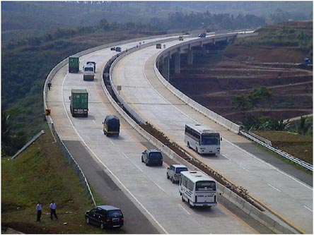 Jalan Tol di Indonesia Dinilai Tidak Aman, PUPR Beri Penjelasan