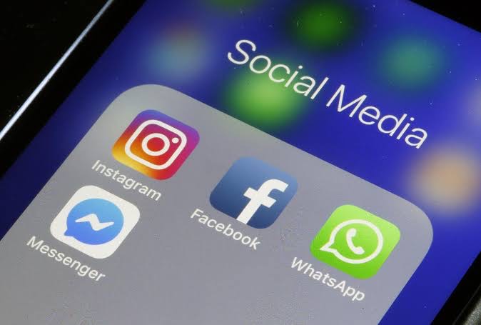Facebook Dituntut Lepas WhatsApp dan Instagram