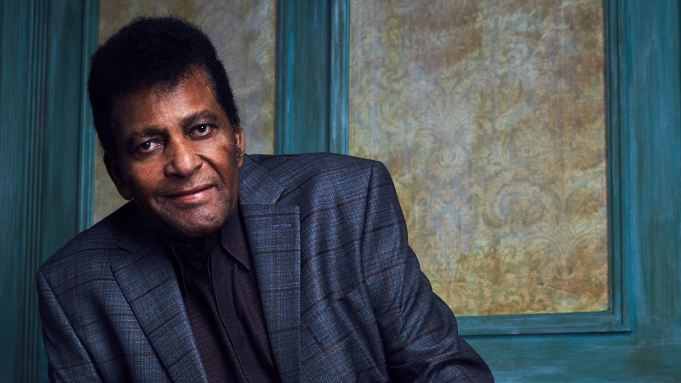 Musisi Country Charley Pride Meninggal karena COVID-19