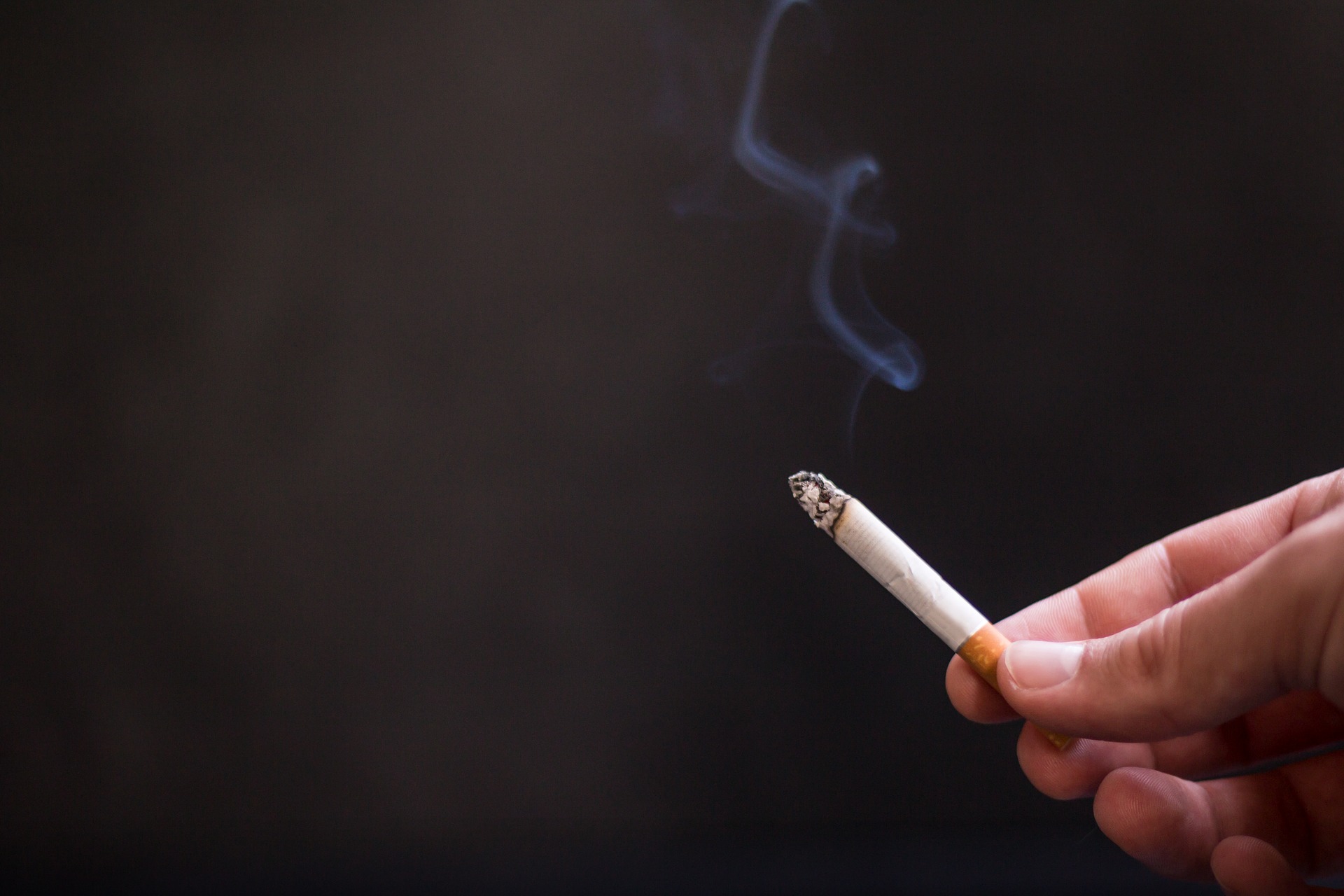 Soal Harga Rokok Naik di 2021, Perokok Ini Bakal Pilih Tembakau Lintingan