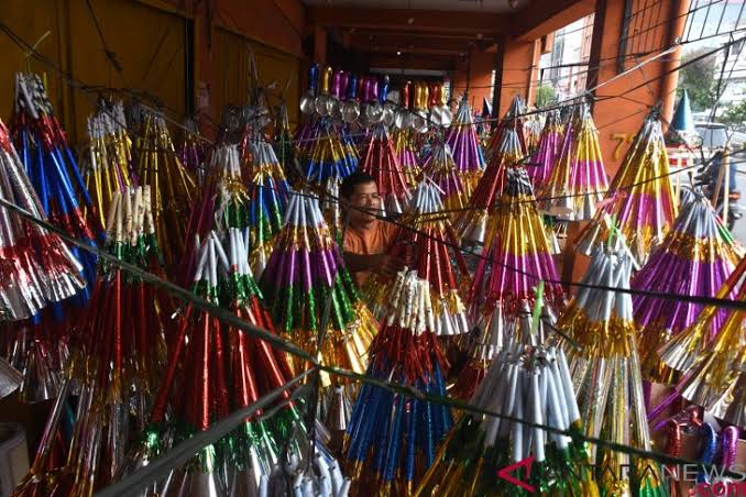 Jelang Tahun Baru, Risma Imbau Tak Ada yang Jual Terompet di Surabaya