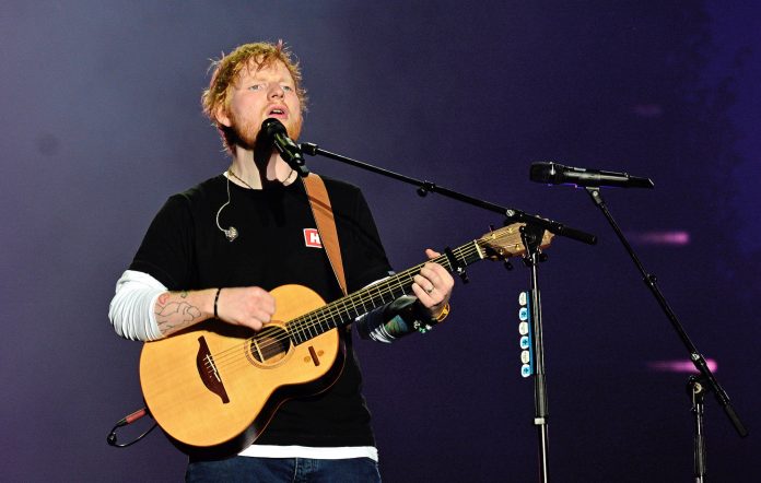 Siapkan Kado Natal Buat Fans, Ed Sheeran Bakal Rilis Lagu Baru