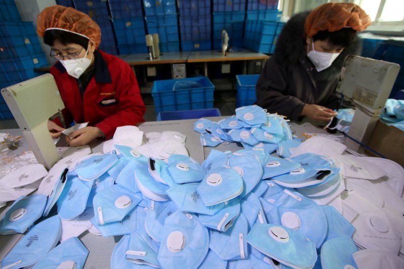 Duh! Naikkan Harga Masker, Apotek di Cina Didenda Rp 5,89 Miliar