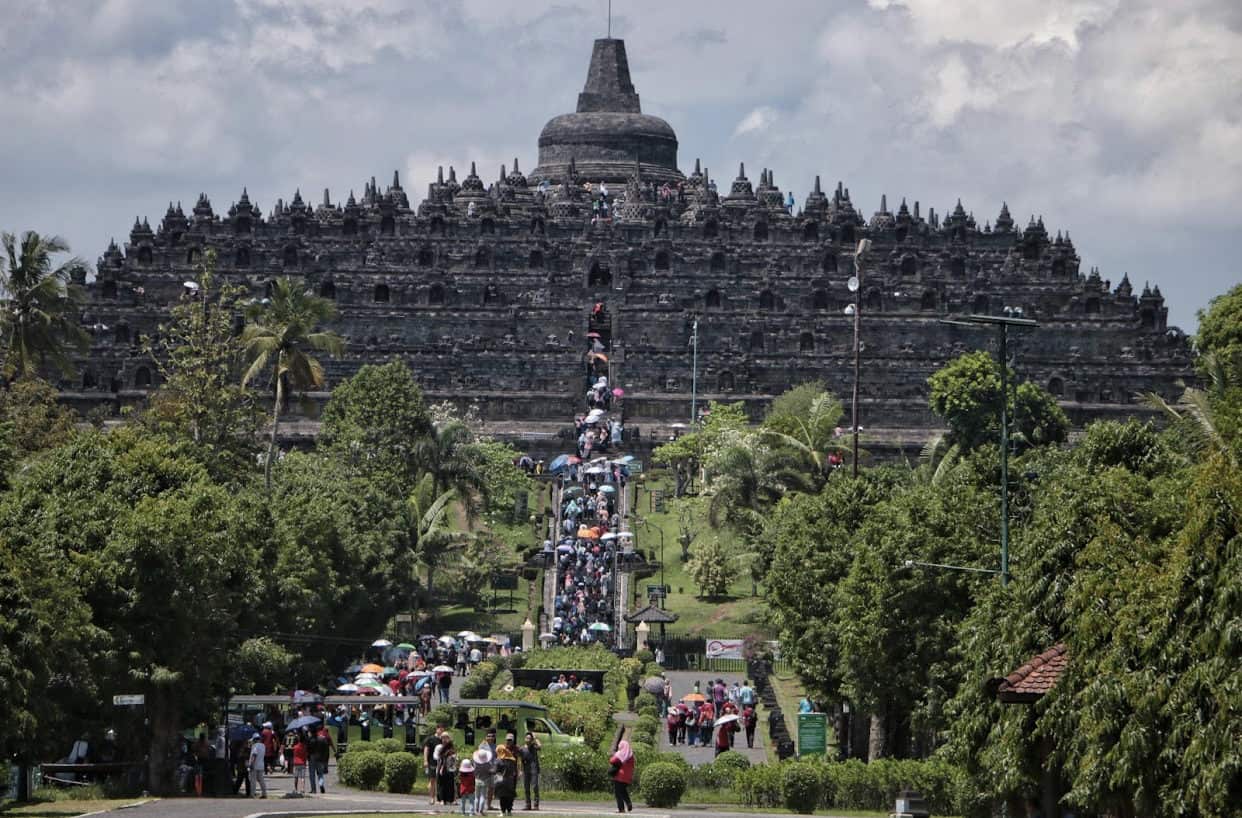 Imbas Corona, Jumlah Kunjungan Turis Mancanegara ke Candi Borobudur Menurun