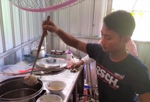 Usai Diterpa Hoax Daging Tikus, Warung Bakso di Madiun Makin Ramai