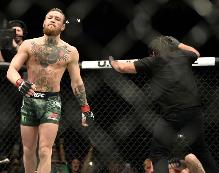 UFC 246: Wow! Conor McGregor TKO Donal Cerrone dalam 40 Detik