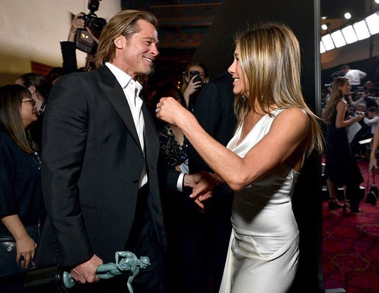 Beredar Video Jennifer Aniston Tepis Tangan Brad Pitt di SAG Awards