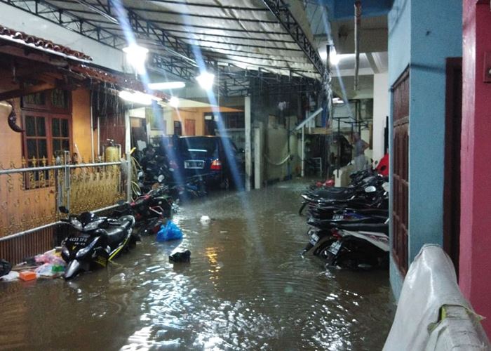 Waduh,  PLN Putus Sementara Pasokan Listrik di Sejumlah Lokasi Banjir Jakarta