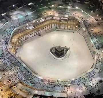 Trending di Twitter, Foto Suasana Kabah Kosong Melompong Pasca Strerilisasi