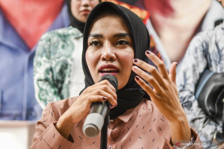 Positif Konsumsi Narkoba, Medina Zein Direhabilitasi 3 Bulan