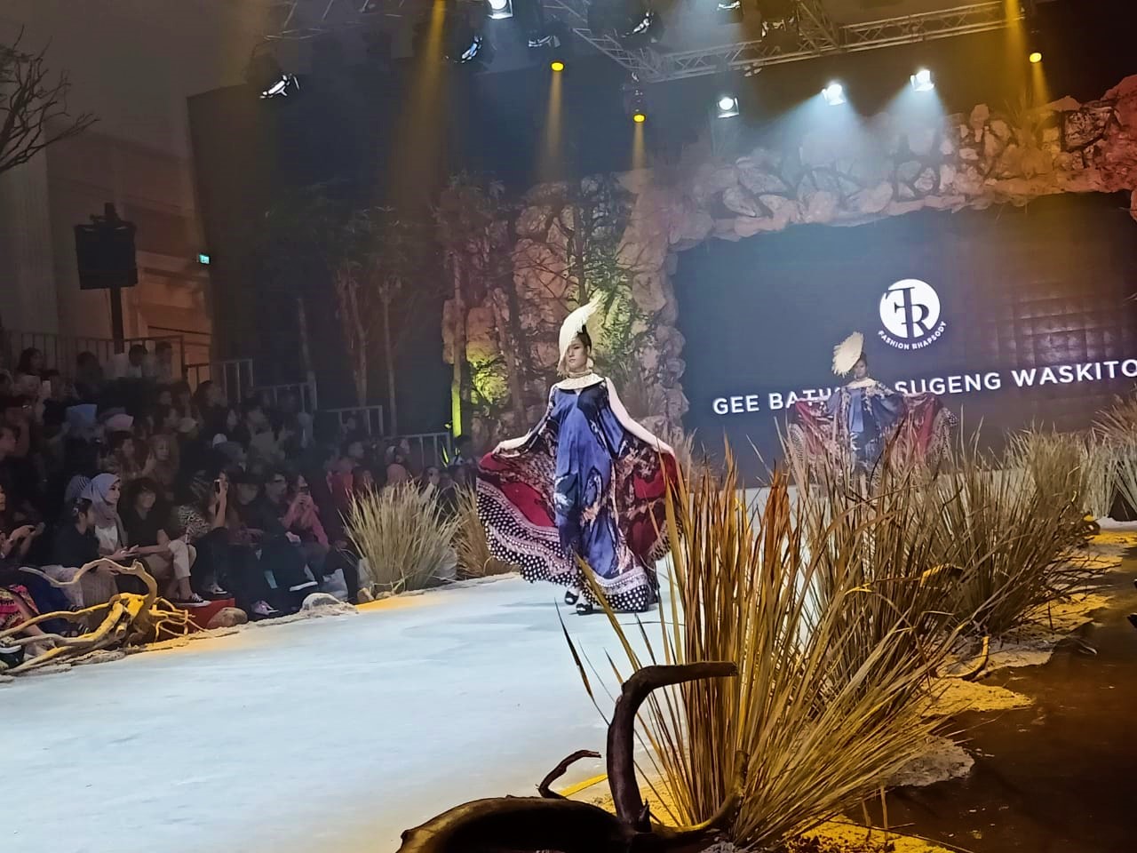 Bertema Alam, Gelaran Fashion Rhapsody Resmi Ajak Pengunjung Peduli Lingkungan