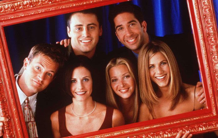 Jennifer Aniston Cs Kenang Momen Serial Original di Trailer 'Friends: The Reunion' 