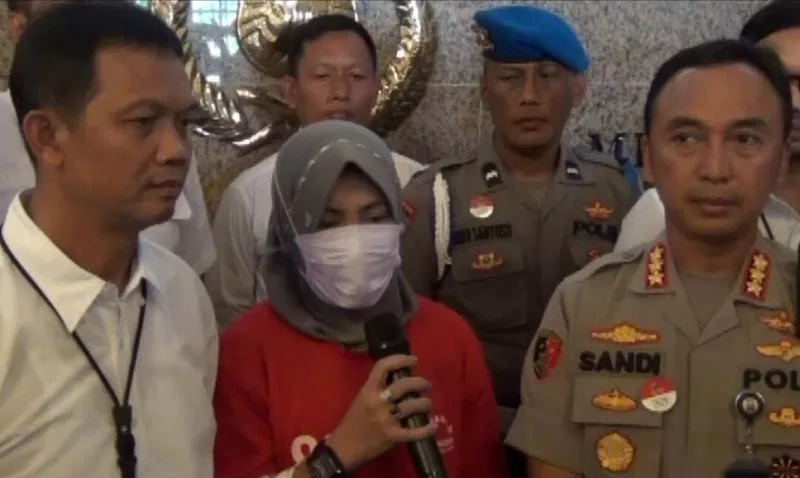 Polisi Masih Tahan Tersangka Penghinaan Walikota Risma